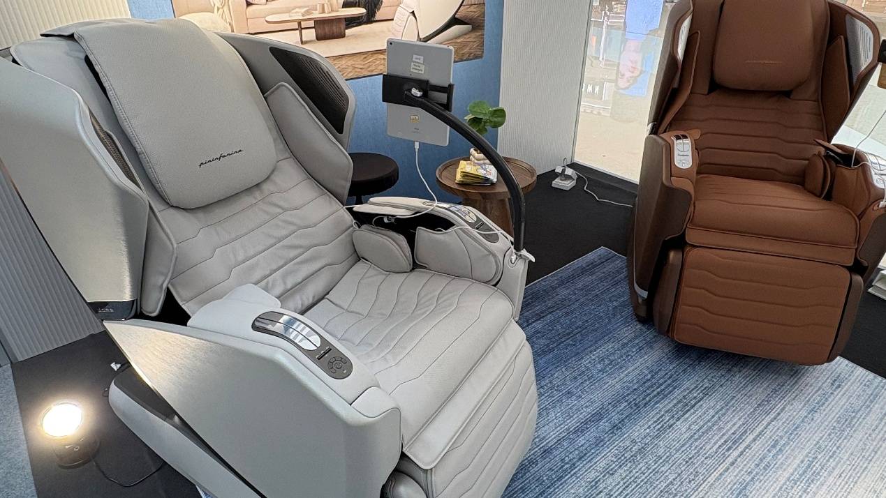 傲胜“uErgoh工学天王椅”海岸城巡展瓦力娱乐棋牌一把会按摩的办公椅?OSIM(图2) 傲胜“uErgoh工学天王椅”海岸城巡展瓦力娱乐棋牌一把会按摩的办公椅?OSIM(图2)